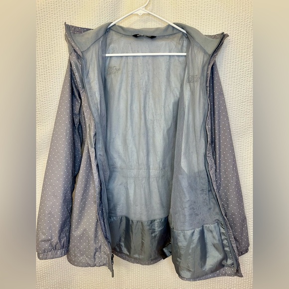 The North Face Resolve Women’s Gray White Rain Jacket Size: Medium - Picture 3 of 8